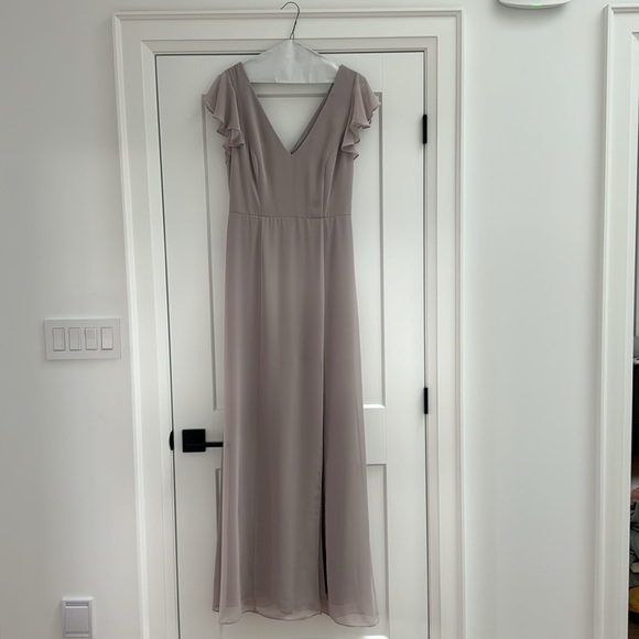 Taupe dress with slit - Picture 4 of 4